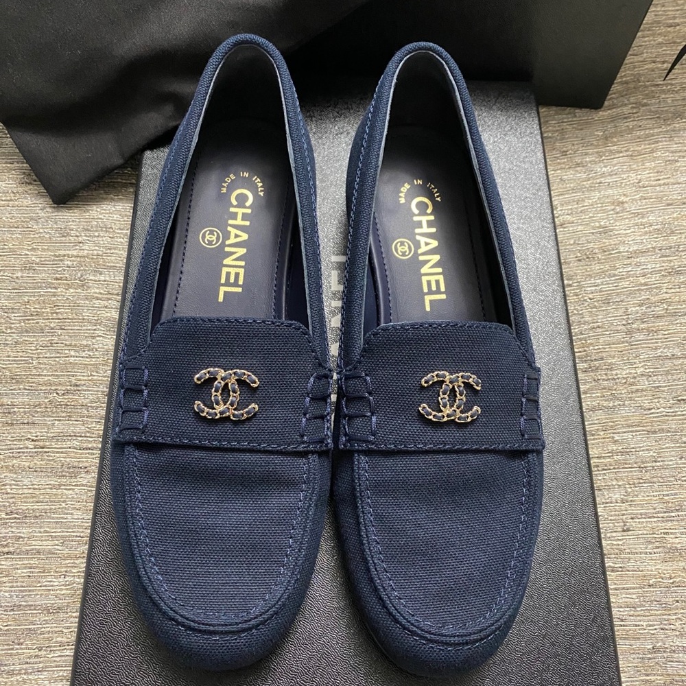 Navy Chanel Mocassins-Loafers Size 36.5 (US 6)